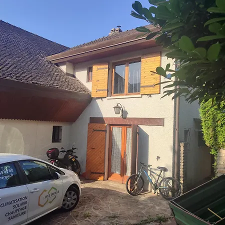 Les Catalpas Vendégház *